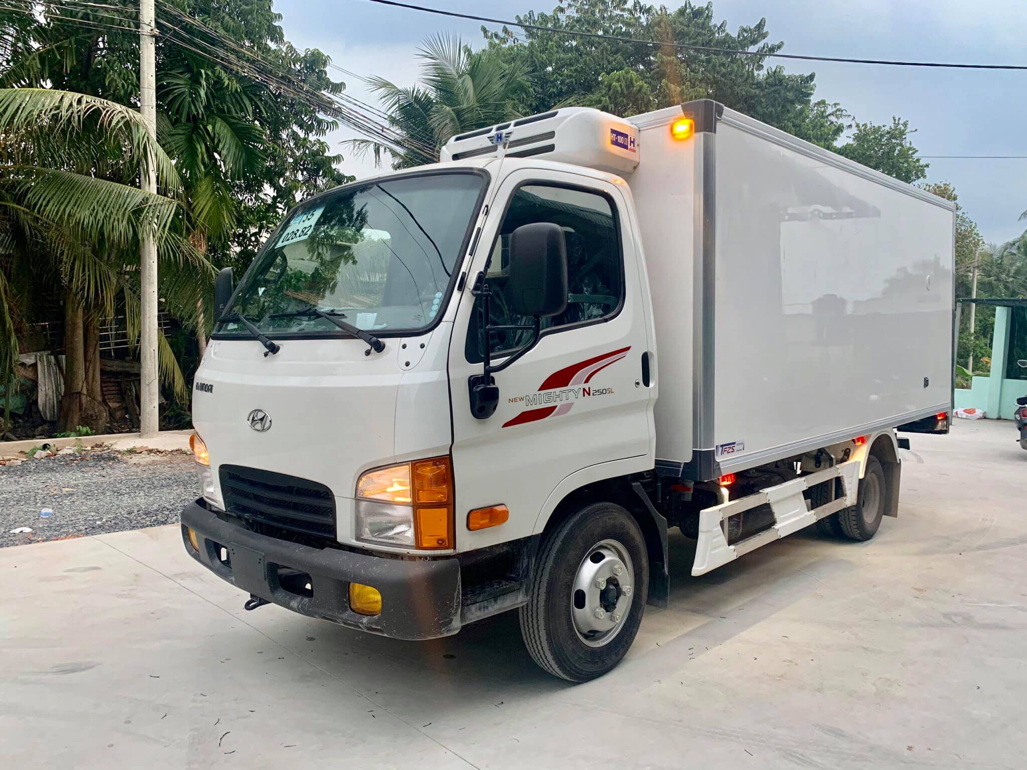 XE TẢI ĐÔNG LẠNH 2 TẤN HYUNDAI N250SL